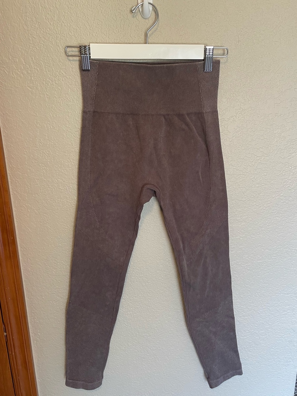 Taupe Joy Lab leggings